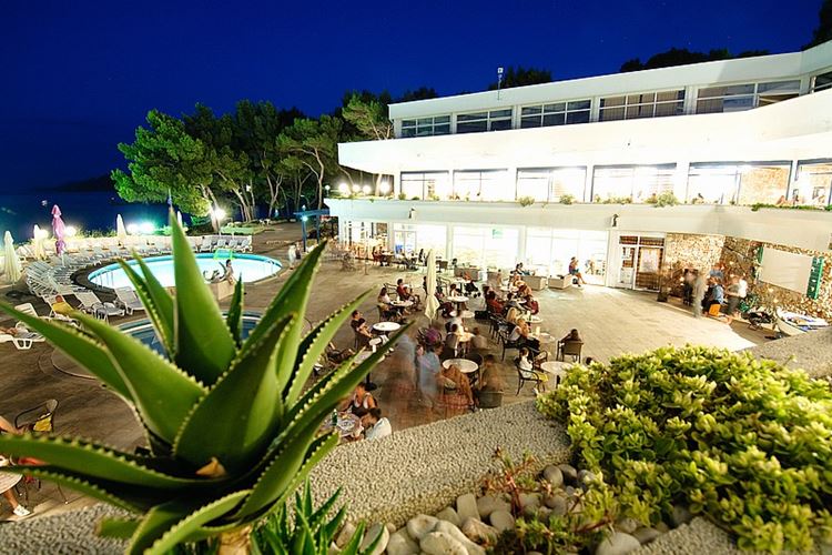 Fontana Resort pokoje s polopenzí - Jelsa (ostrov Hvar) - 101 CK Zemek - Chorvatsko