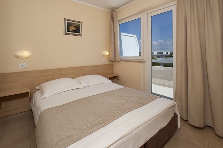 Delfin Plava Laguna hotel - pokoj Family, ložnice rodičů - Poreč - Zelena Laguna - 101 CK Zemek - Chorvatsko