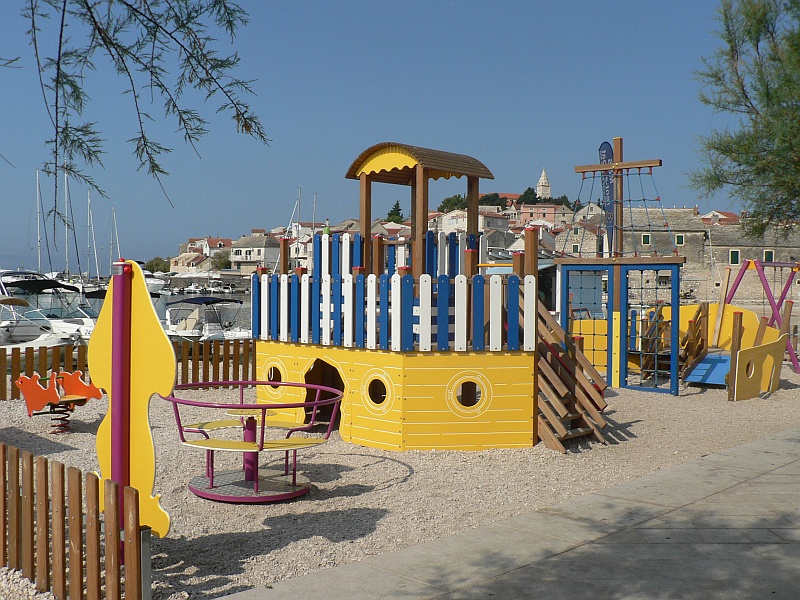 veřejné dětské hřiště v Primoštenu